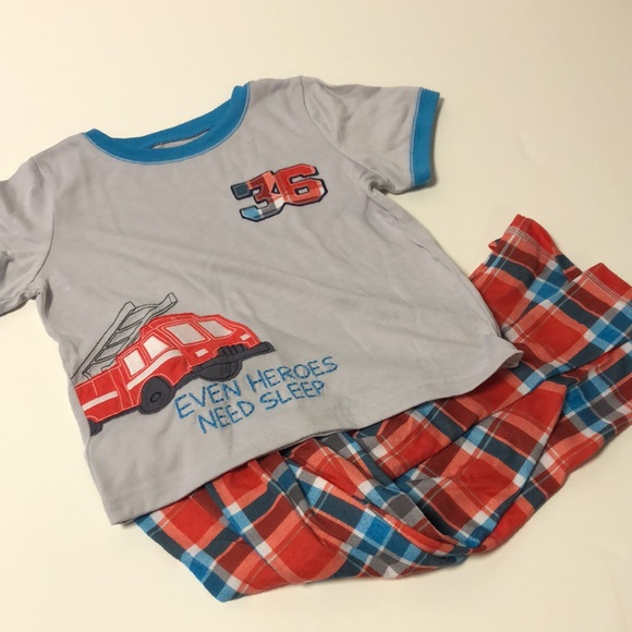 Child of Mine by Carter’s Firetruck 2pc Pajama Set 5T - Picture 2 of 6